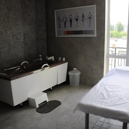 Alice Place Hotel 4*