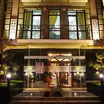 Alice Place