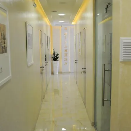 Hotel Alice Place 4*