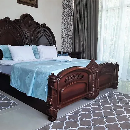 Alice Place Hotel Odesa